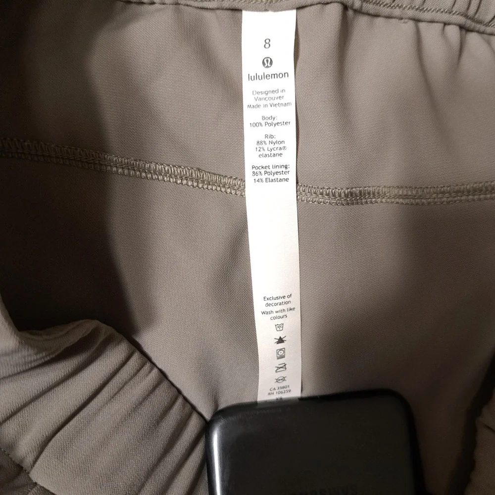 Lululemon Women's High Rise Jogger Size 8 Olive Green Drawstring Waist Lining‎